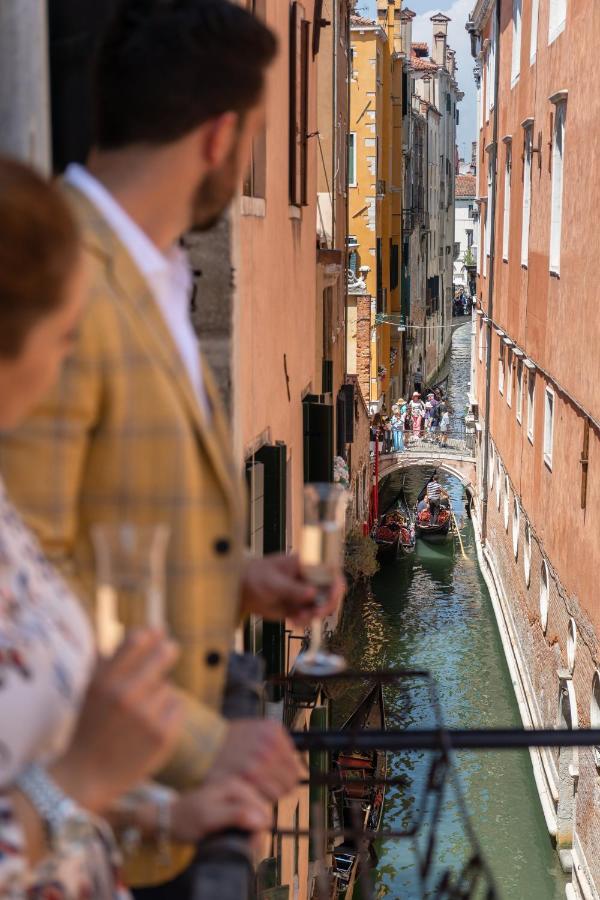 Canal View San Marco Luxury Rooms เวนิส ภายนอก รูปภาพ